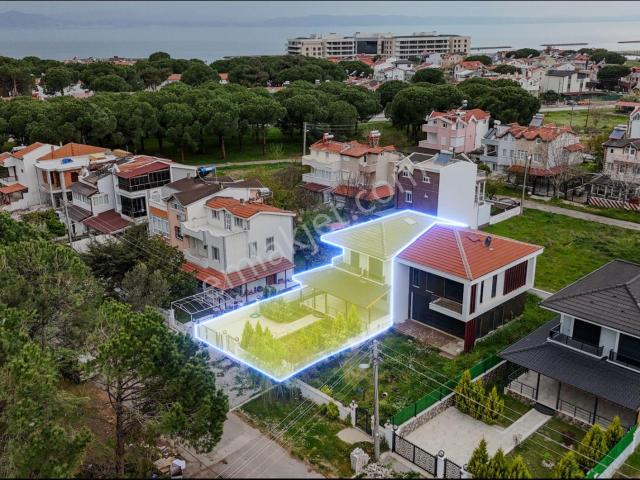No:10 Gayrimenkul’den Akvaryum Koyu’na 400 Metre 255 M² Arsa İçinde 3+1 Dubleks Villa