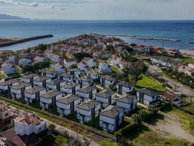No:10 Gayrimenkul’den – Denize 100 M, Köşe Konum, Sıfır 4+1 Dubleks Villa • Elit Site İçinde