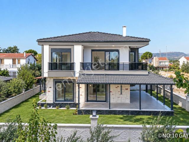 No:10'dan 321m² Arsa Üzerinde,köşe Parsel,tam Müstakil,geniş Bahçeli,premıum 4+1 Dubleks Villa!