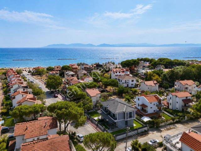 No:10dan En Prestijli Bölgelerinden Profesörler Sitesi Mevkinde,denize 60 Adım Premium Dubleks Villa