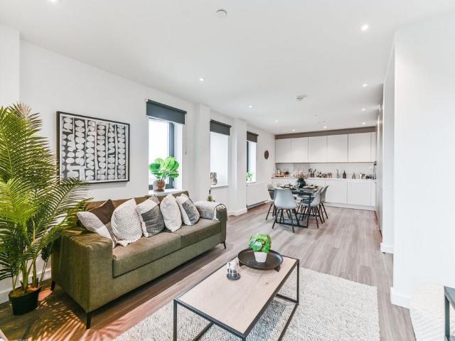 No.27, Croydon, CR0 3 bed flat to rent £2,298 pcm £530 pw