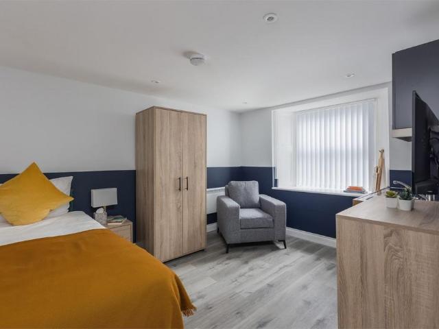 No 25 John Street Studios, City. Studio to rent £690 pcm £159 pw