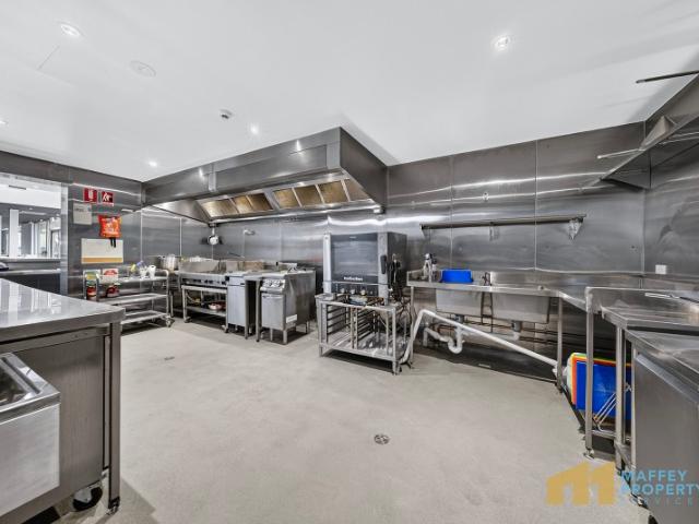 NO WAITING DA APPROVED RESTAURANT / BAR READY TO WALK IN AND OPERATE