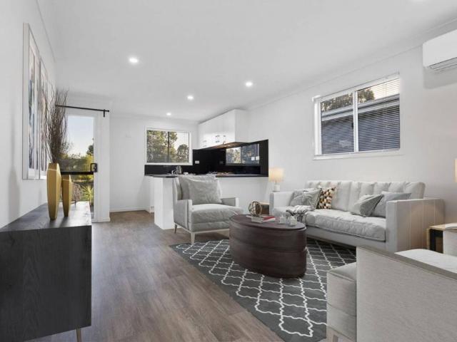 NO BOND. NO LOCK IN LEASE/CONTRACT. 40+ Living