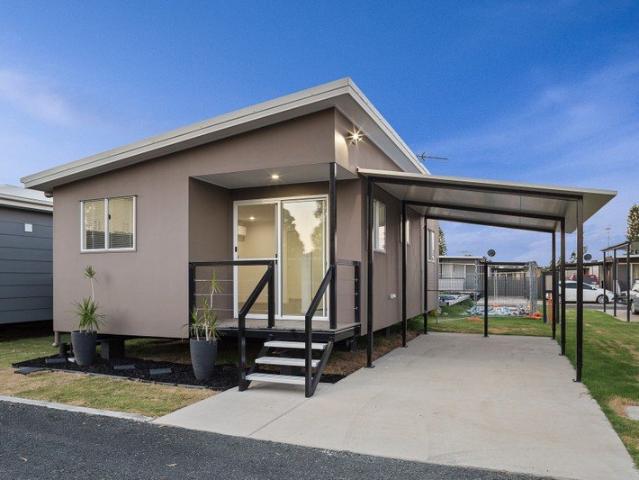 NO BOND. NO LOCK IN LEASE/CONTRACT. 40+ Living
