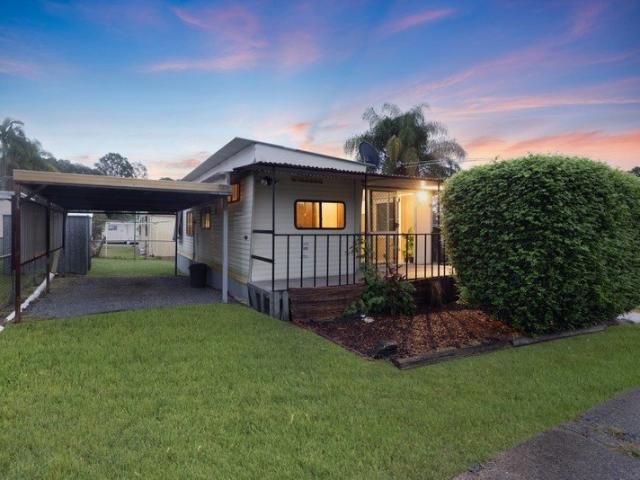 NO BOND. NO LOCK IN LEASE/CONTRACT. 40+ Living