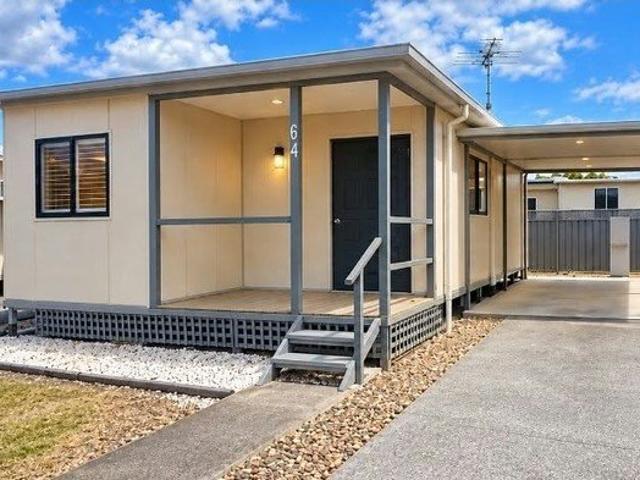 NO BOND. NO LOCK IN LEASE/CONTRACT. 40+ Living