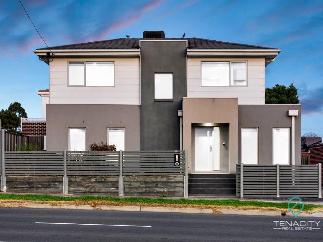 No Body Corporate Townhouse in the Heart of Sunshine!