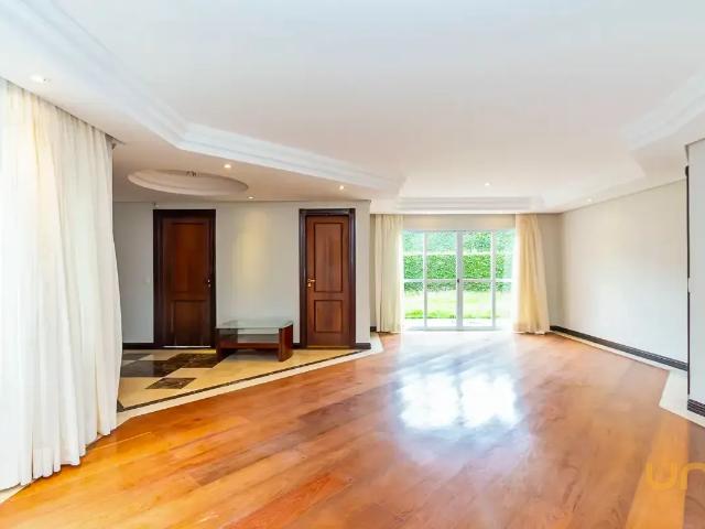 Casa em Condomínio no Campo Comprido de 490 m² com 4 quartos