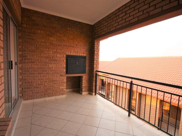No loadshedding in this area A perfect lock up and go!