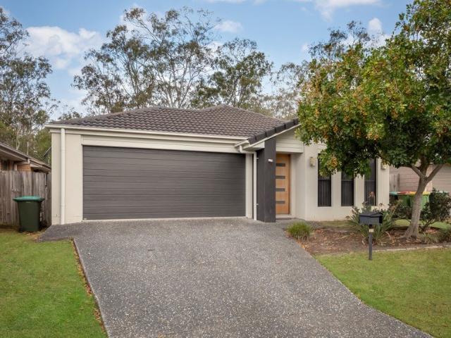 No rear neighbours! Peaceful living in Pimpama