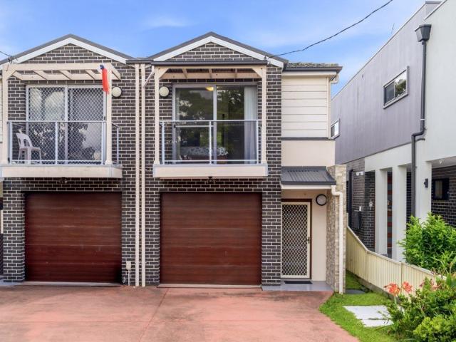 No Strata Fees, Walk to Station