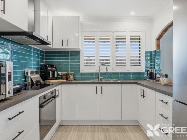 No Strata Fees Beautifully Renovated Unit