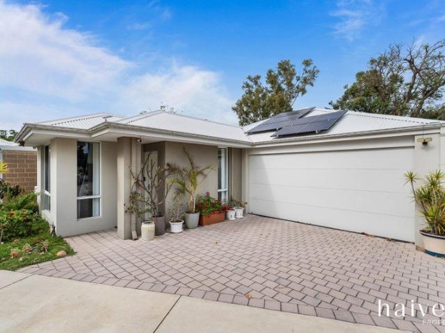 No Strata Fee's, Modern 4 Bedroom Home!