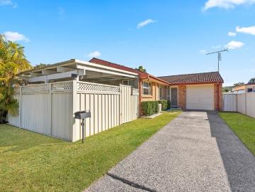 No Strata Fees! Move Straight In And Enjoy.