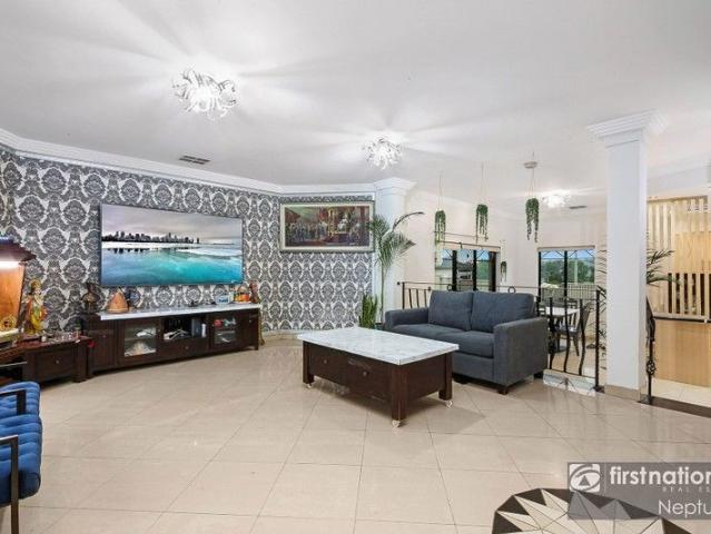 NO STRATA, NORTH FACING SOLID DOUBLE BRICK DUPLEX WITH CONCRETE SLABS ON GROUND AND FIRST FLOOR QUALITY PROPERTY!