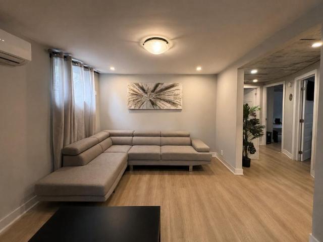 NON INONDABLE Grand 4½ climatisé avec une cour privée, et à proximité de vos toutes – Valleyfield