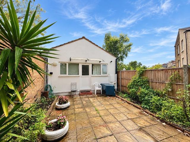 Wallwood Road, London E11, 2 bed maisonette to rent, £1,800 pcm | PrimeLocation