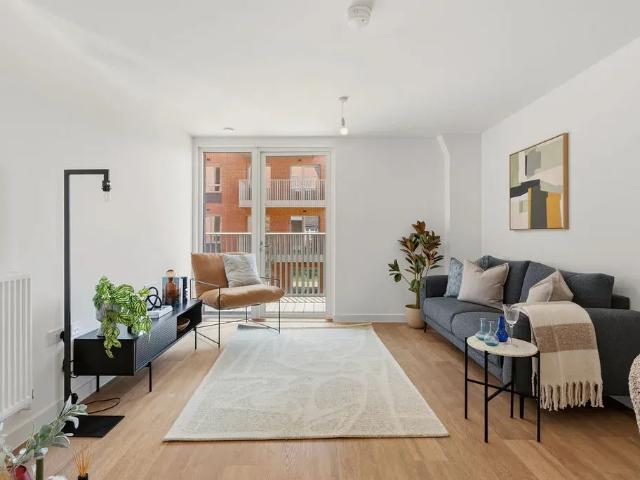 None, 2 bed flat to rent, £666 | PrimeLocation