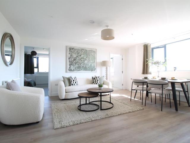 Severn House, Old Gloucester Road, Hambrook, Bristol BS16, 2 bed flat to rent, £1,525 pcm | PrimeLocation