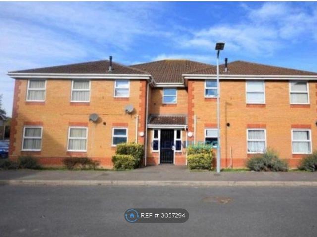 Blunden Drive, Slough SL3, 2 bed flat to rent, £1,600 pcm | PrimeLocation