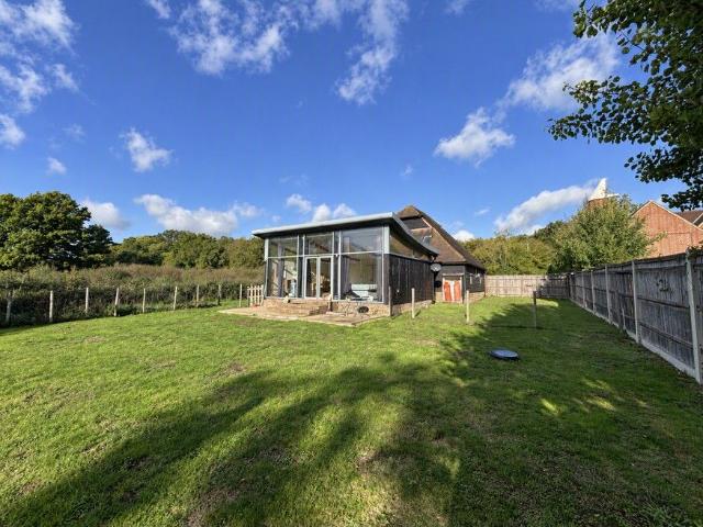 Stocks Green Road, Tonbridge TN11, 4 bed barn conversion to rent, £3,000 pcm | PrimeLocation