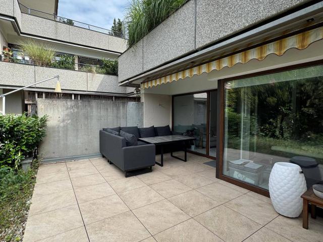Nonntal: Möblierte Designerwohnung mit 20 m² Terrasse & TG – Kurzzeitmiete 1–6 Monate!
