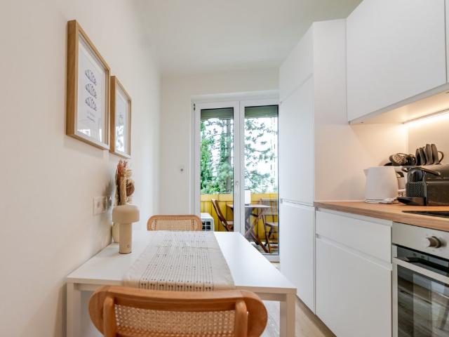 NOOR | Boho Luxury next to Stadium & Fair ✨ AC | Quiet | Prime Spot, Graz Amsterdam Apartments for Rent
