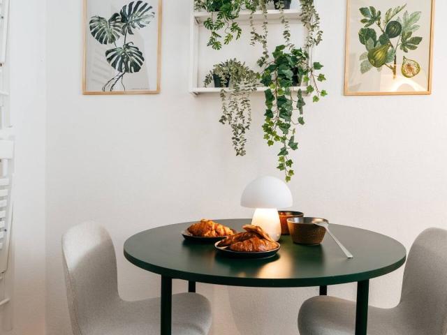 NOOR | Cozy Garden Retreat • Parking Available, Graz Amsterdam Apartments for Rent
