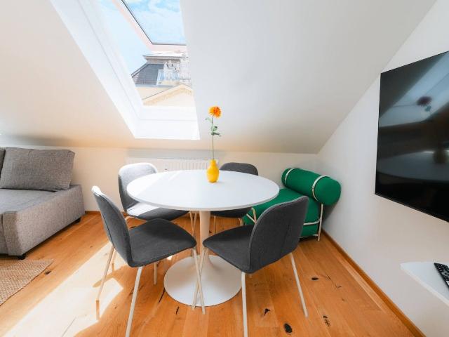 NOOR| Cozy Dopamine Loft Central&Parking Available