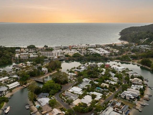 Best value home walking distance to Hastings Street