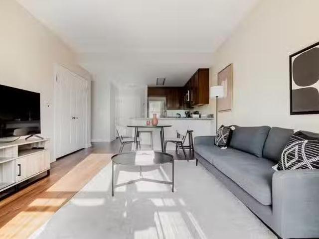 Nobe Market, 11418 Rockville Pike, North Bethesda 1 Bedroom.