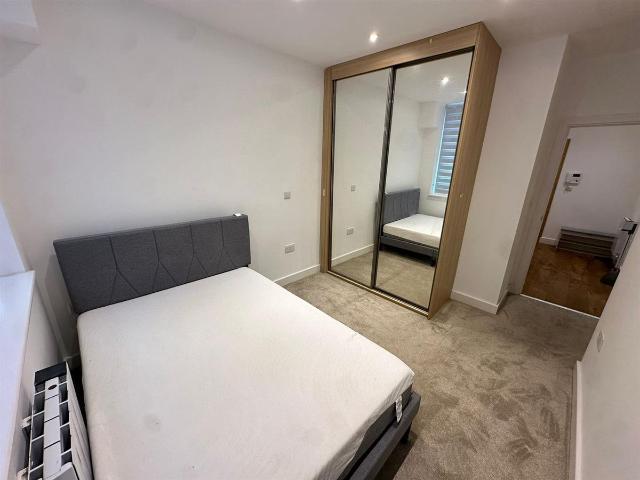 Noble Drive, Hayes & Harlington, Hillingdon UB3, 1 bed flat to rent, £1,450 pcm | PrimeLocation