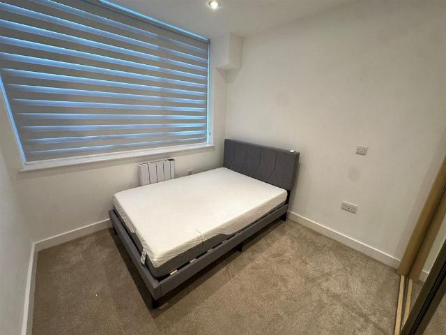 Noble Drive, Hayes & Harlington, Hillingdon, UB3