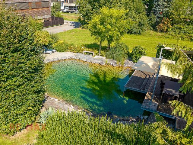 Nobles Anwesen mit großem Schwimmteich