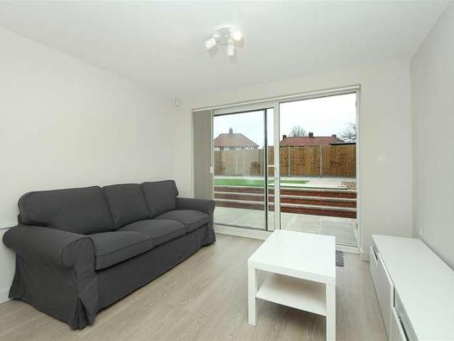 Noel Road, W3