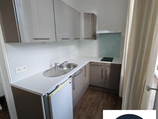 NOGENT LE ROI / Location Appartement 1 Pièce 17 m²