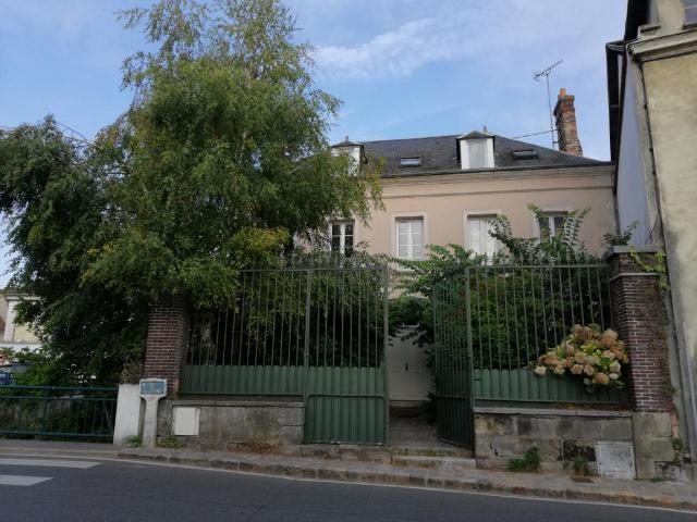 NOGENT LE ROI / Location Appartement 1 Pièce 27 m²