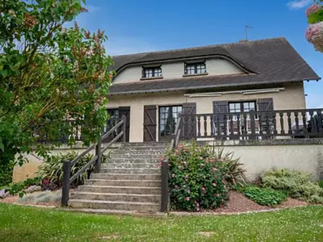 Nogent le Roi 28210 Achat / Vente maison 6 pièces t6 au dernier étage cave