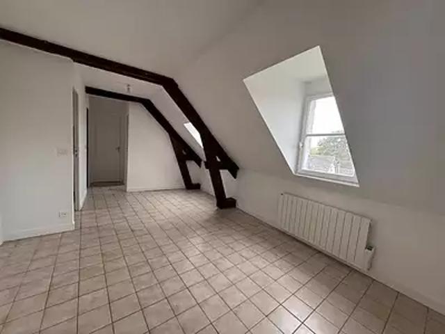 Nogent le Roi 28210 Location appartement 2 pièces t2 au dernier étage