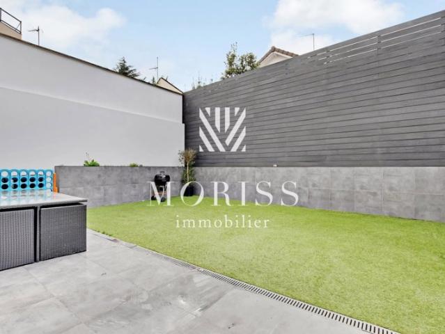 Nogent sur Marne maison en R+2 avec jardin