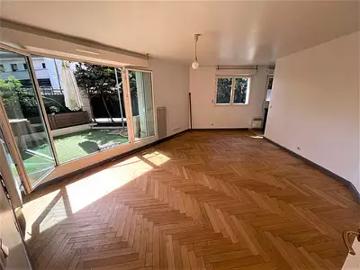 Nogent sur Marne 94130 Location appartement 2 pièces t2 au dernier étage terrasse