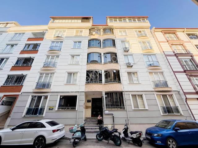 Nokta Emlak'dan Kiralık 3+1 Şehrin Kalbinde Arakat Daire