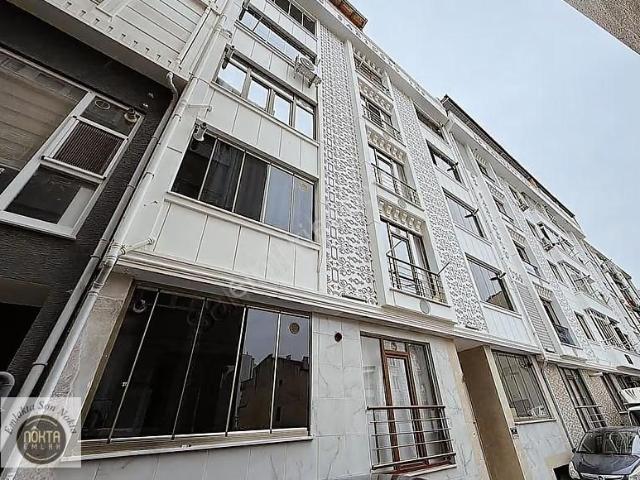 Nokta Emlak'dan Satılık 2+1 Şehrin Kalbinde Arakat Fırsat Daire!