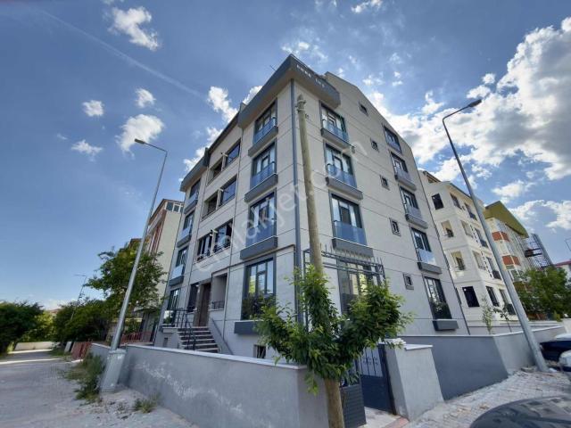 Nokta Emlak'dan Satılık 4+1 Dubleks 250 M2 Fırsat Daire!