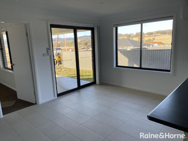 North Tamworth 4 Bedroom Duplex