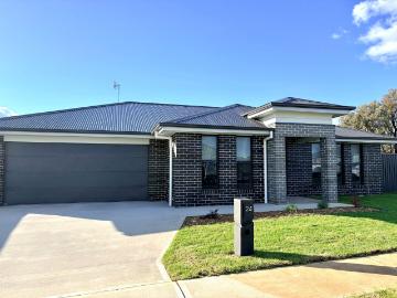 NORTH TAMWORTH Brand New Luxury 4 Bedroom Home