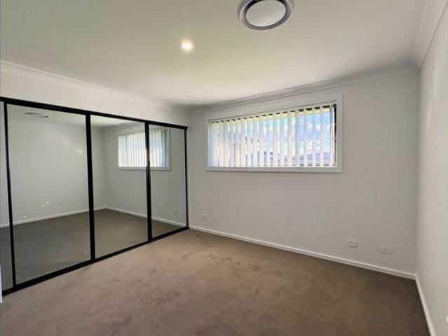 NORTH TAMWORTH Brand New Luxury 4 Bedroom Home