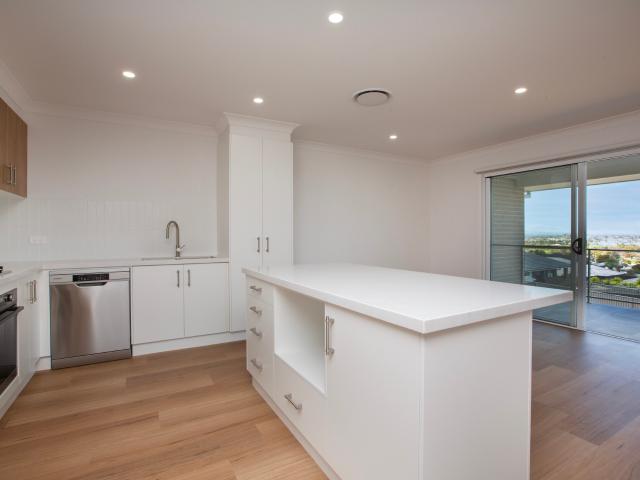 North Tamworth Brand New Split Level 4 Bedroom Duplex