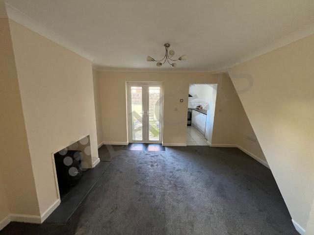 North Terrace, Yeovil, Somerset BA21, 2 bed terraced house to rent, £1,000 pcm | PrimeLocation